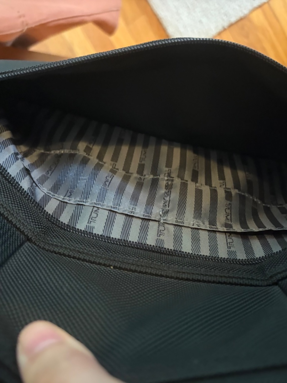 Tumi slim briefcase - Picture 5 of 7